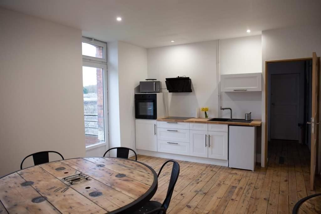 Cyris - Chambres Duplex Climatisees - Spa & Piscine Centre Ville Saint-Germain-des-Fosses المظهر الخارجي الصورة